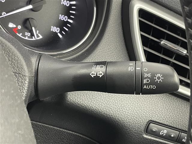 気になる車はすぐにお問い合わせください！画面右側の0066から始まる無料ダイヤルからお問い合わせ下さい！専門スタッフがお車のご質問にお答えいたします！