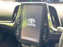 【メーカー純正ナビ】インテリアに溶け込むスタイリッシュな「専用設計」メーカーナビを装備♪視認性や操作性など基本性能にも優れ、より上質なカーライフをお楽しみいただけます。