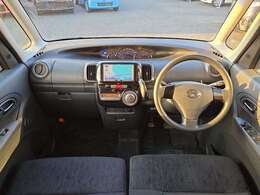 運転しやすいインパネ周りです。見やすいレイアウトで快適なドライブをサポート☆