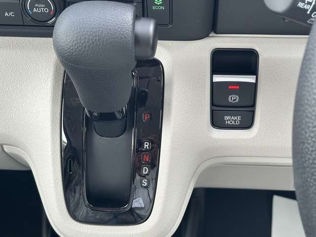 ★5年コーティング（契約時限定）が軽自動車￥39,800円、コンパクトカー￥49,800円、ミニバン￥59,800円で施工出来ます。新車のピッカピカの状態をより長くキープします！