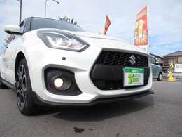 LEDヘッドランプ＆フォグランプ装備！ディーラーオプションのフロントコーナーセンサー装着です