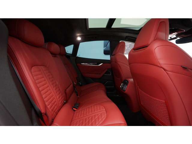 ご納車前には本国イタリアにてトレーニングを受けたMaseratiサービススタッフが隅々まで点検し、より安全かつ安心な状態でお客様へお渡しさせて頂きます。☆無料通話番号☆0078-6002-354690