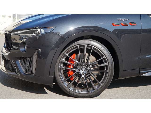メーカーオプション装備：22インチオリオーネダークホイール、レッドキャリパー。☆無料通話番号☆0078-6002-354690