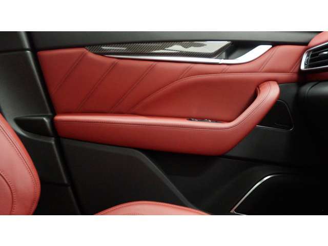 Maserati神戸の車輌も共有しておりますので、お気軽にお問い合わせ下さい♪♪☆無料通話番号☆0078-6002-354690
