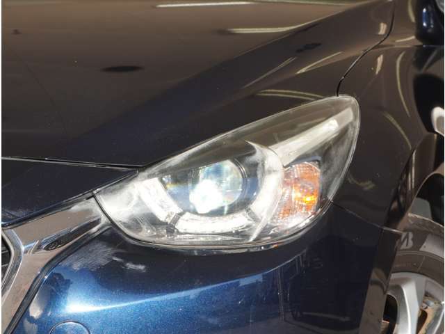 【LEDヘッドライト】省電力で長寿命の明るく運転しやすいLEDヘッドランプです。明るく照らすので暗い夜道からお客様を守ってくれます。お近くの広島マツダまでお越しください。