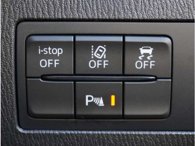 【充実の安全装備】横滑り防止装置、車線逸脱警報システムなどの安全装備も充実。