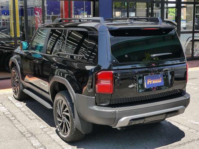 当店は修復歴車の取扱いは一切行っておりません！また、修復歴に該当しないドアやフェンダ―交換車などの車両も一切取り扱っておりません！品質への徹底したこだわりをもっております。