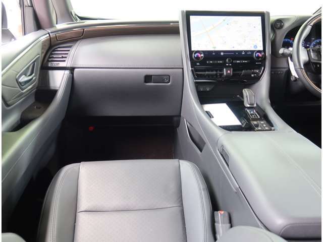 『国産車、輸入車専用の工場完備♪♪』全車保証付きです。走行距離無制限保証をお客様ご自身でおクルマに合わせてお選び頂ける有料保証ございます。サービスサポート当社加入実績率100％☆業界ハイクオリティ水準