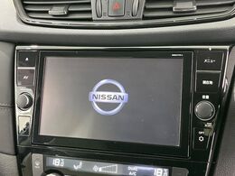 【純正ナビ】人気の純正ナビを装備。オーディオ機能も充実しており、Bluetooth接続すればお持ちのスマホやMP3プレイヤーの音楽を再生可能！毎日の運転がさらに楽しくなります！！