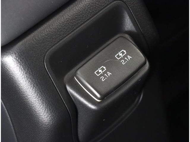 後席もスマートフォンの充電