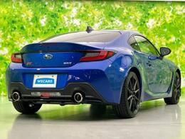 【WECARS】豊富な在庫を大画面モニターで検索可能！オプション装備や内装、タイヤの状態など細部まで御覧頂けます♪詳細はお気軽にスタッフまでお問合せ下さい。