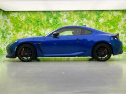 【WECARS】豊富な在庫を大画面モニターで検索可能！オプション装備や内装、タイヤの状態など細部まで御覧頂けます♪詳細はお気軽にスタッフまでお問合せ下さい。