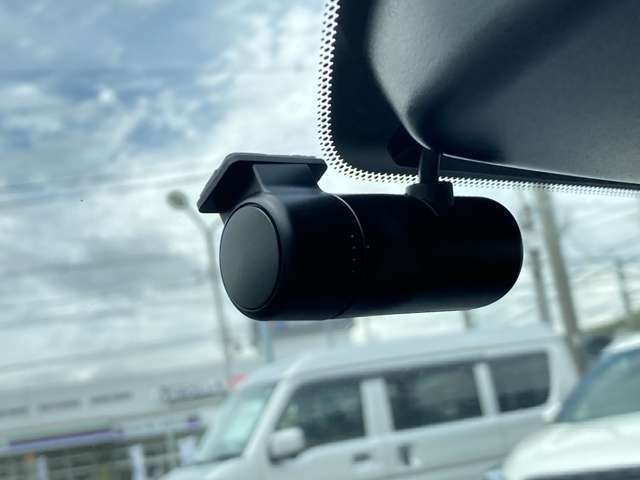 車外ドライブレコーダー付いてます！万が一のときの強い味方ですね