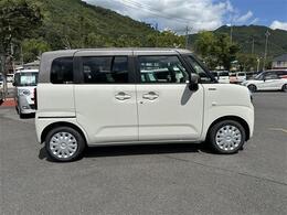 自社陸運局指定工場完備！国家資格車検検査員資格を持った整備士による整備。ステレオ、エアコン等走行に関係のない所も不具合箇所があれば修理してお渡しいたします。