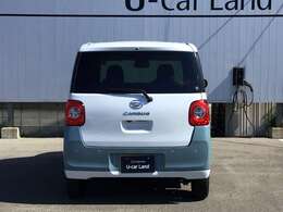 窓も大きく後方の確認がしやすいです。