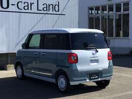 窓も大きく後方の確認がしやすいです。