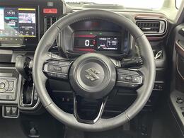 【ステアリング】軽い力で扱いやすいハンドルです。目立つ傷やスレなどなく綺麗な状態です！除菌プランいれていただくとさらに快適に！清潔なお車はお子様にも安心ですね！