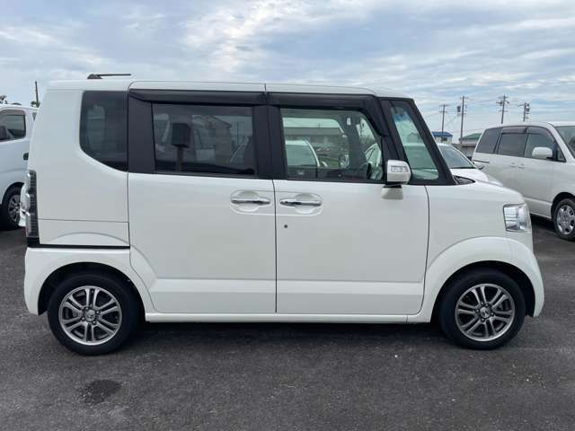 各種新車・中古車販売。車検・整備・鈑金塗装・修復車引き上げ作業・保険加入・事故修理。ご希望の、おくるま探します。お気軽に、声をかけてください。「0078-6002-520618」カーセンサーを見たとお伝えください。