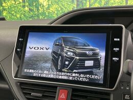 【純正10型ナビ】人気の純正ナビを装備。オーディオ機能も充実しており、Bluetooth接続すればお持ちのスマホやMP3プレイヤーの音楽を再生可能！毎日の運転がさらに楽しくなります！！