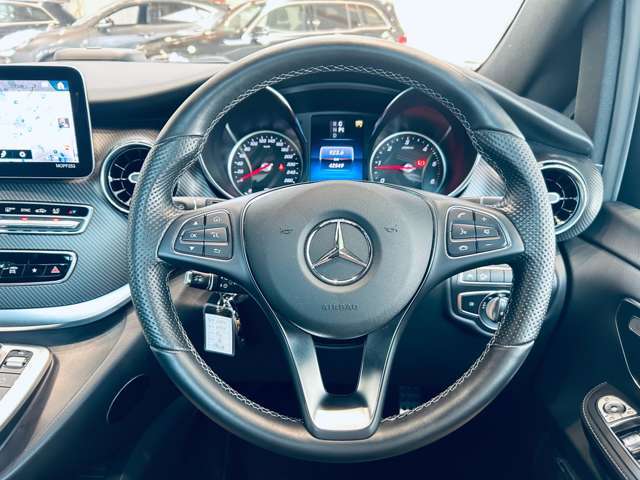 安心してカーライフを始めていただく事ができるよう、納車前にディーラー整備工場もしくは熟練メカニックが在籍する整備工場にて点検を行ない、必要な整備を実施致します。
