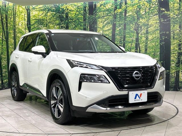 大好評のボディコーティング「弾スプラッシュコート」もご納車までに施工可能。通常のガラスコートと異なる、耐久年数6年の無機質ガラスコーティングが、ボディをキレイな状態に保ってくれます。