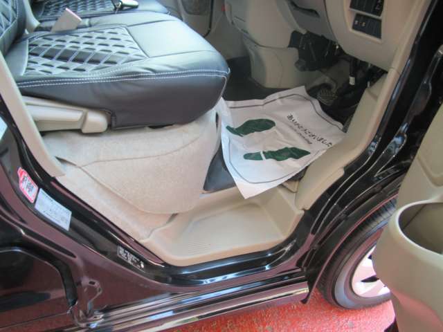 新車・中古車販売はもちろん、高価買取もご好評中！ リース・ 故障診断・・鈑金塗装・保険・車検・整備、ガラスコートなど、なんでもお任せください！！　　　　フリーダイヤル：0078-6002-341933