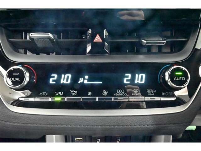 ・【オートエアコン】お好きな温度に設定すれば自動的に温度を調節、車内を快適空間に仕上げてくれます。