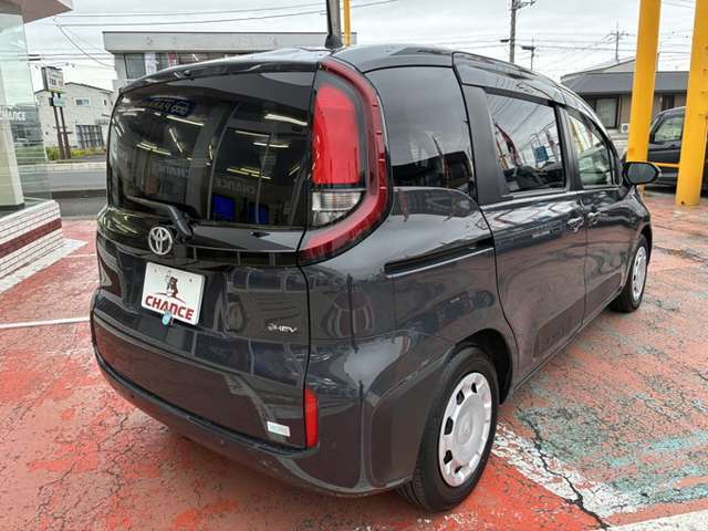 チャンスのカーライフ保証（有料）は走行距離無制限で消耗品まで保証致します。ご家族様やご友人のお車でも利用できるオイルチケット10回分付き♪