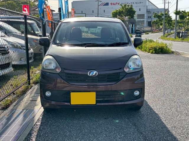 店頭在庫なので、すぐに納車可能です。全国どこでも陸送可能。陸送には数日掛かります。