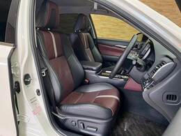 【レザーシート】ならではの高級感あふれる内装がこたわりのアイテム。見た目の高級感とより上質な座り心地をお楽しみください。