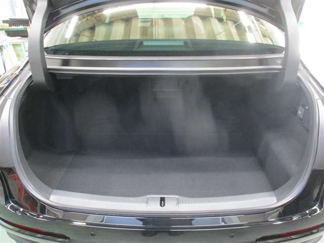 トヨタ高品質中古車洗浄「まるまるクリン」施行済♪室内の汚れもニオイも、くまなく洗浄・除菌・消臭！ボディやタイヤ、エンジンルームも、すみずみまで美しく仕上げます♪