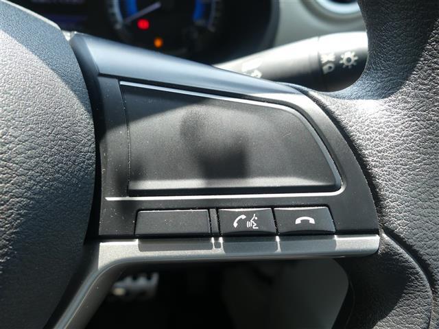 気になる車はすぐにお問い合わせください！画面右側の0066から始まる無料ダイヤルからお問い合わせ下さい！専門スタッフがお車のご質問にお答えいたします！