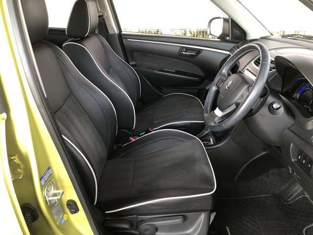運転席を横から観た画像になります♪