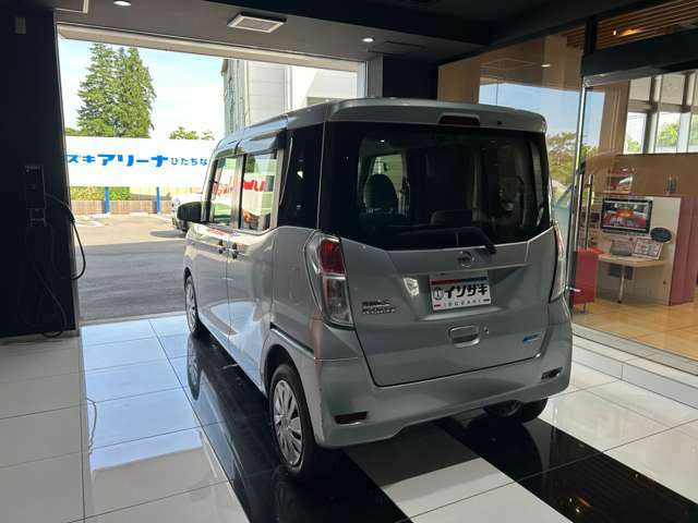 自社整備工場・板金工場完備！！マッハ車検、定期点検、気軽にお立ち寄り下さい。