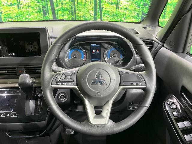 【純正革巻きステアリング】上質な革を使用することで、手にしっかり馴染みとても運転しやすいハンドルです♪