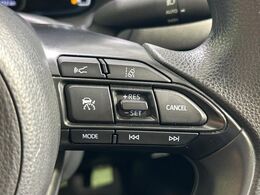 【レーダークルーズコントロール】高速道路での長距離走行が楽に！！自動で速度を保つクルーズコントロールが、衝突軽減システムと連携し、前方の車両を感知して車間を保つように速度調節してくれます！！