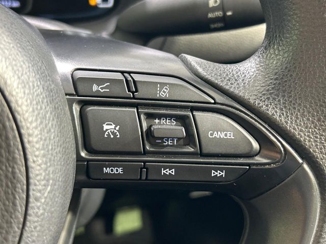 【レーダークルーズコントロール】高速道路での長距離走行が楽に！！自動で速度を保つクルーズコントロールが、衝突軽減システムと連携し、前方の車両を感知して車間を保つように速度調節してくれます！！