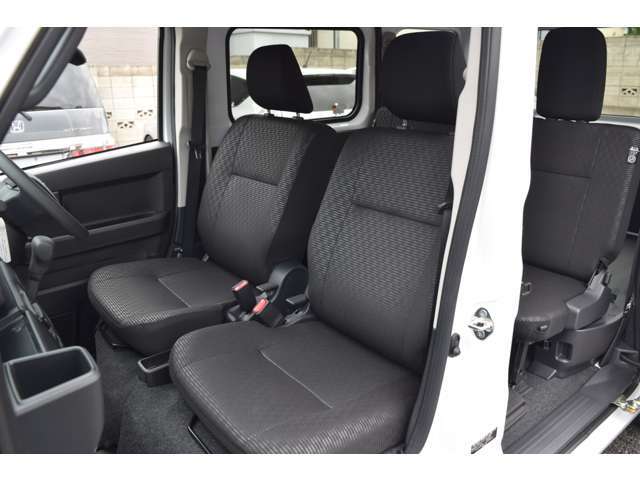 ◆運転席・助手席ともに大きなヘタリ等無くコンデション良好です◆