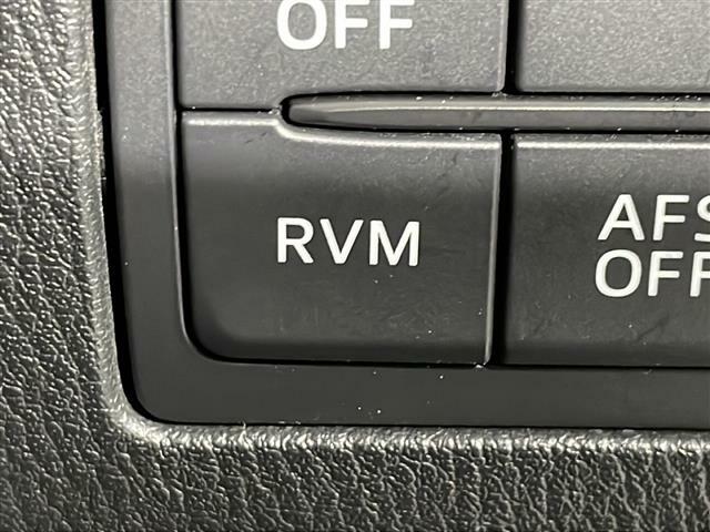 【リアビークルモニタリングシステム（RVM）】隣の車線の後方から接近する他のクルマの存在をお知らせします！車線変更時の後方確認をアシストします。