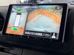 【アラウンドビューモニター】専用のカメラにより、上から見下ろしたような視点で360度クルマの周囲を確認することができます☆死角部分も確認しやすく、狭い場所での切り返しや駐車もスムーズに行えます。
