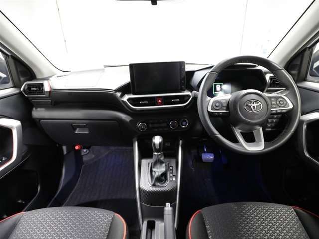 SUVならではの見晴らしの良い前方視界で快適なドライブをお楽しみいただけます！