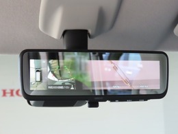 ガイドライン付バックカメラで、バックの安心感がとても増しますね！