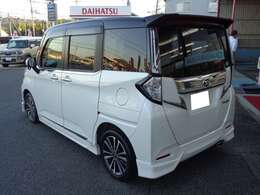 “クルマと笑顔が買えるトコロ・・・”そんな中古車展示場です！ぜひお越しください！