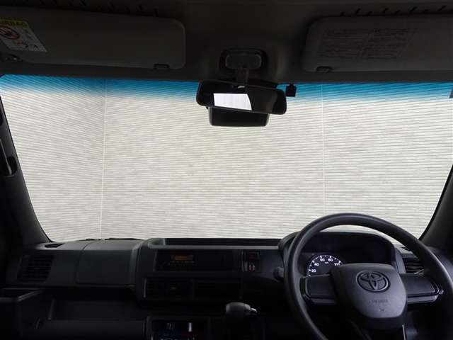 見通しのよいすっきりとした視界で、誰でも運転しやすいです。運転のしやすさは疲れにくさにも繋がりますよ♪