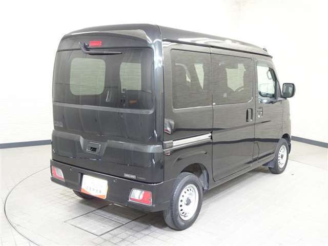 走りにこだわりながら収納力も持ち合わせたお車です。荷物を載せて軽快なドライブを楽しめますよ♪