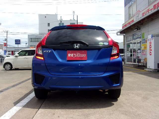 納車整備ついては弊社敷地内に併設しております指定工場にて、分解整備(法定整備)を実施しております。
