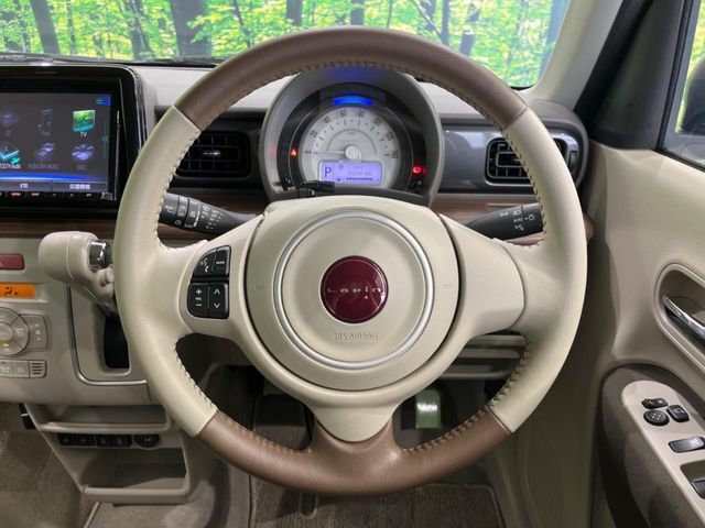 【純正革巻きステアリング】上質な革を使用することで、手にしっかり馴染みとても運転しやすいハンドルです♪