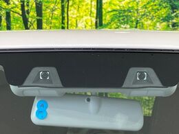 【スズキ　セーフティサポート】走行中に前方の車両等を認識し、衝突しそうな時は警報とブレーキで衝突回避と被害軽減をアシスト。より安全にドライブをお楽しみいただけます。