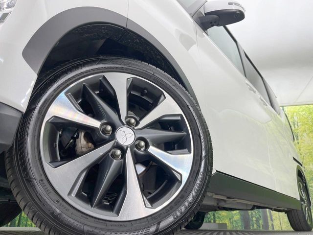 【純正15インチアルミホイール】外観にマッチした純正アルミホイールを装着しております。各種社外アルミホイールや、スタッドレスタイヤも取扱いしております。是非ご相談ください♪