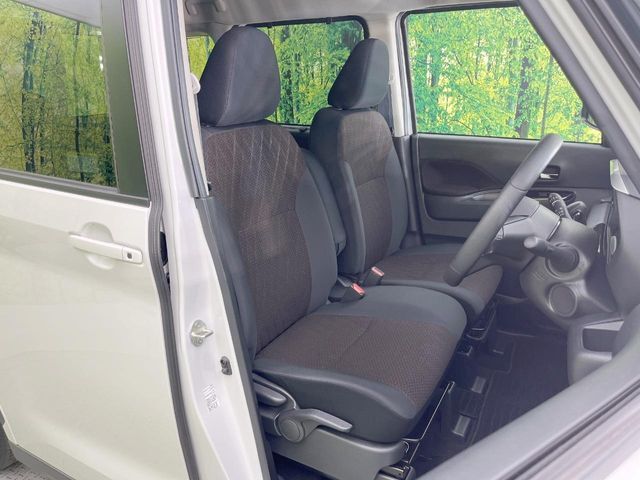 運転席シート廻りは使用感も少なく、良好な状態となっています。丁寧に使われていたことがよくわかりますね。